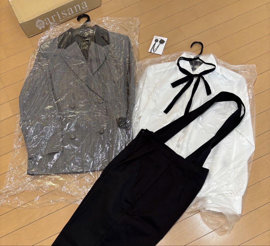 卒業式用　女児スーツ160サイズ　ピンバッジ付き！