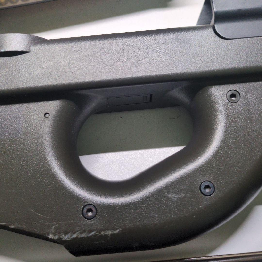 P90 tr 東京マルイ　電動ガン laylaxマグクリップ付き