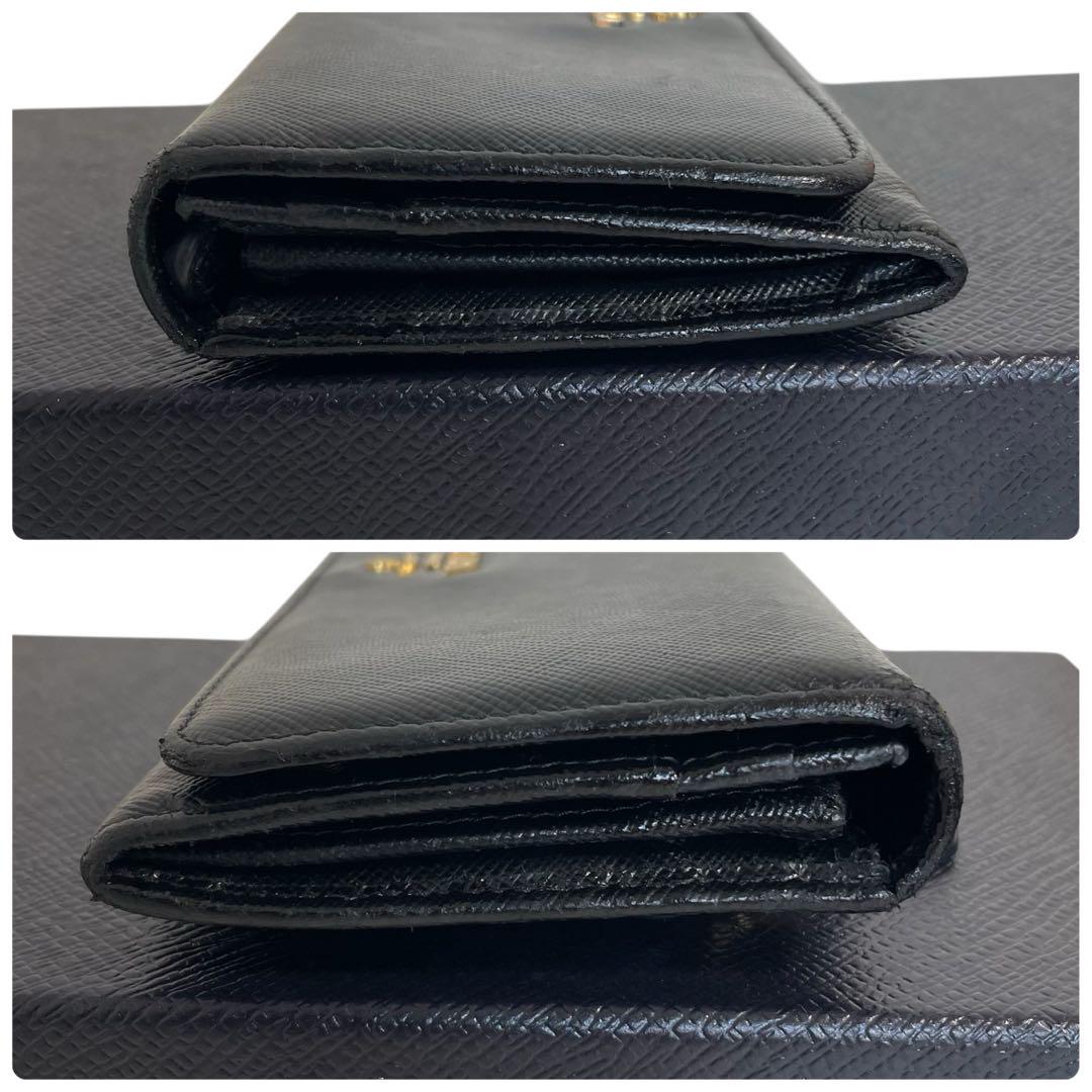 【美品】　PRADA プラダ　二つ折り長財布　金ロゴ レザー 黒　ブラック