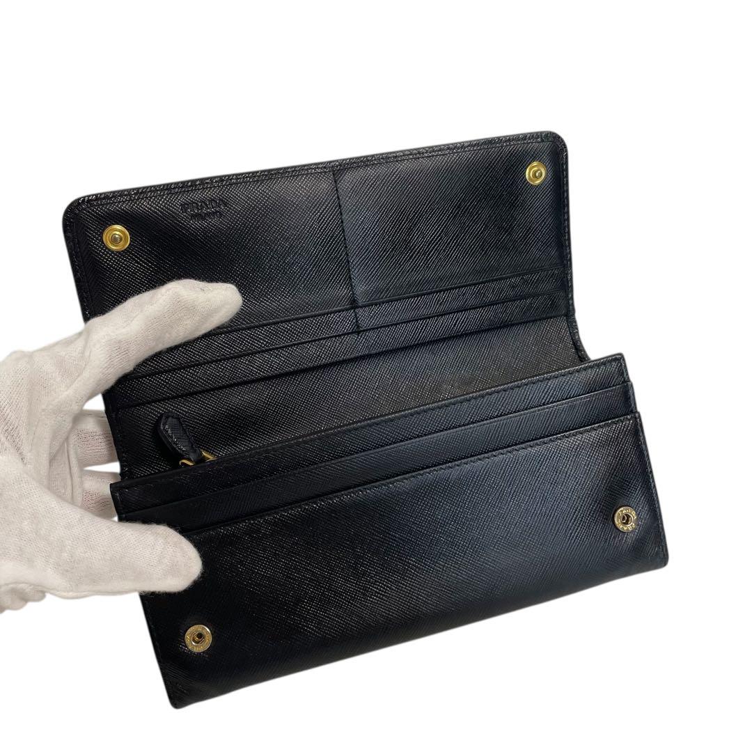 【美品】　PRADA プラダ　二つ折り長財布　金ロゴ レザー 黒　ブラック