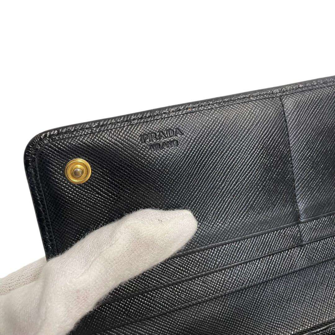 【美品】　PRADA プラダ　二つ折り長財布　金ロゴ レザー 黒　ブラック