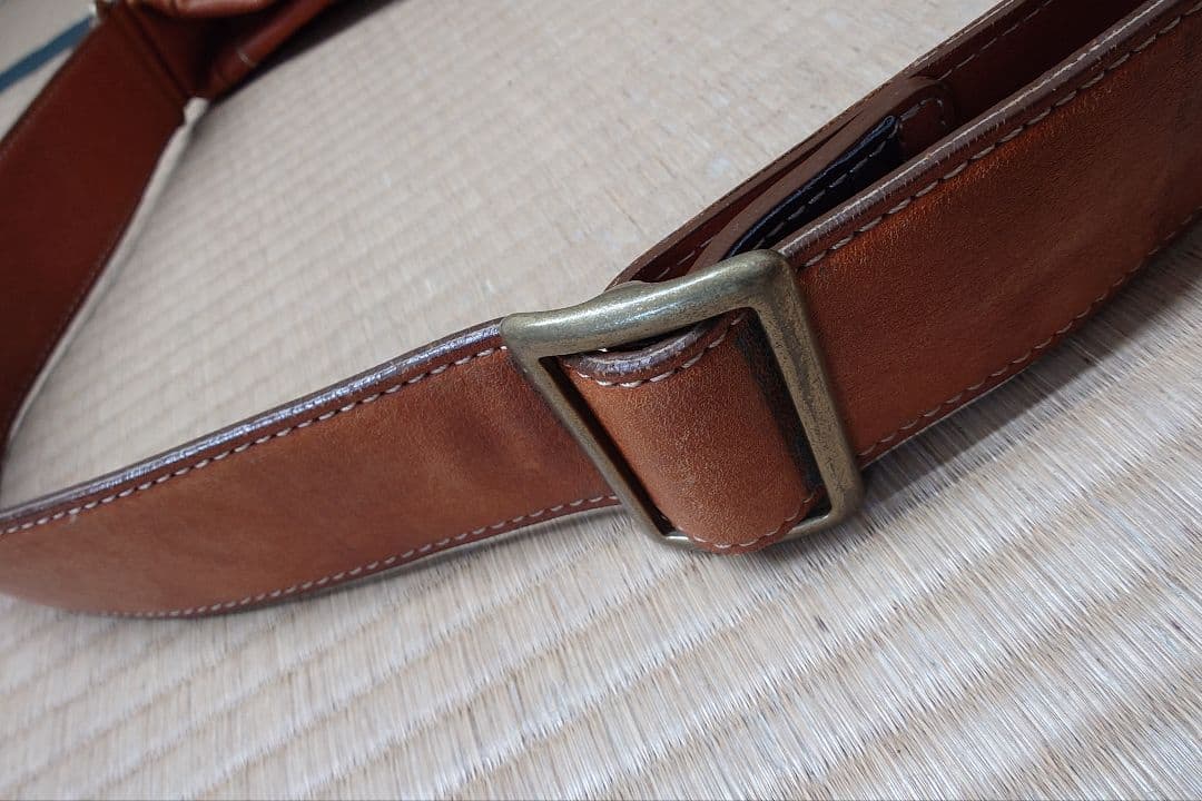 土屋鞄 希少 大きめショルダーバッグ ! 土屋鞄 希少 大きめショルダーバッグ !