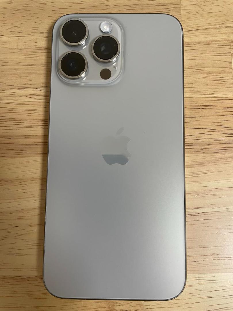 iPhone 15 Pro Max 512GB ホワイト チタニウムエディション
