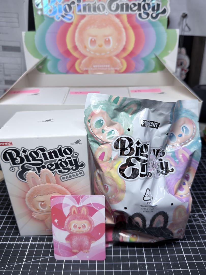 pop mart Labubu big into energy LOVE ラブブ