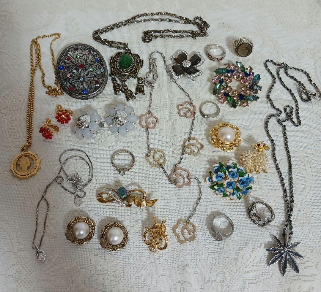 超特価激安 絕版品】 vintage JB014 ブローチ ジェイジェイ JJ アクセサリー