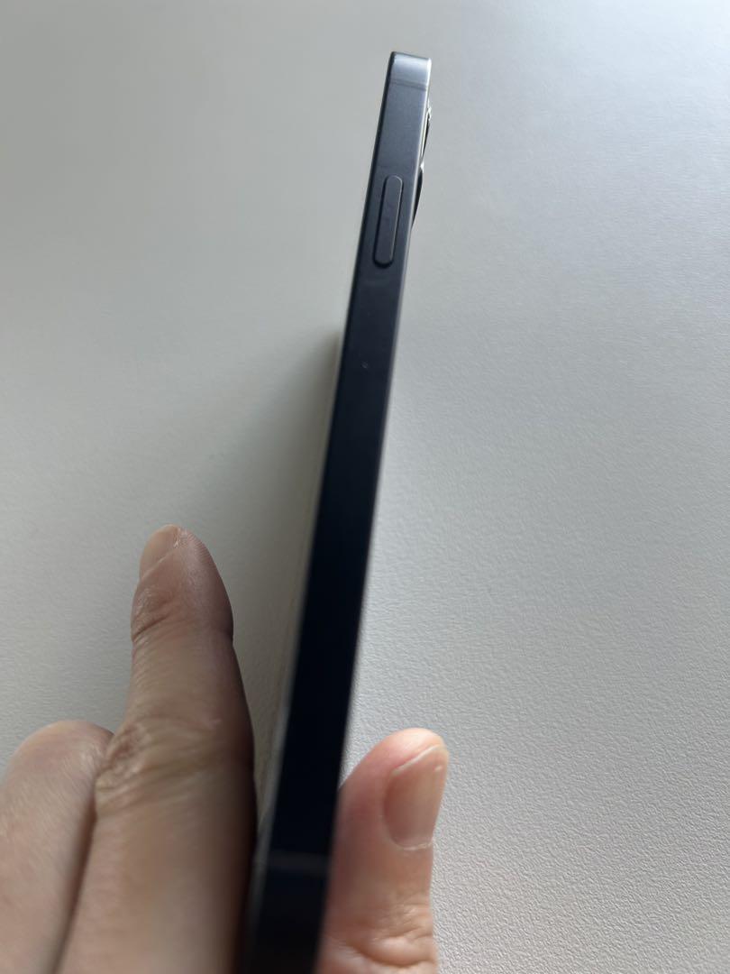 Apple iPhone12 64GB ブラック SIMフリー: 中古