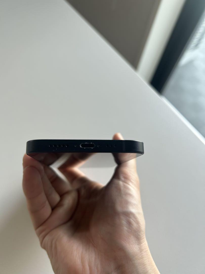 Apple iPhone12 64GB ブラック SIMフリー: 中古