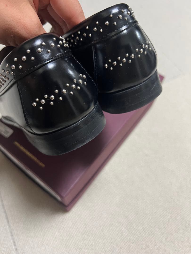 Cinderella 1990 スタッズ付きローファー ブラック Cinderella 1990 スタッズ付きローファー ブラック