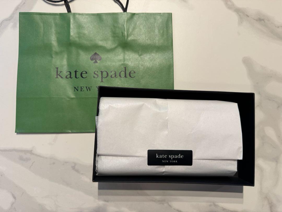 入手困難　Hello Kitty x kate spade 財布