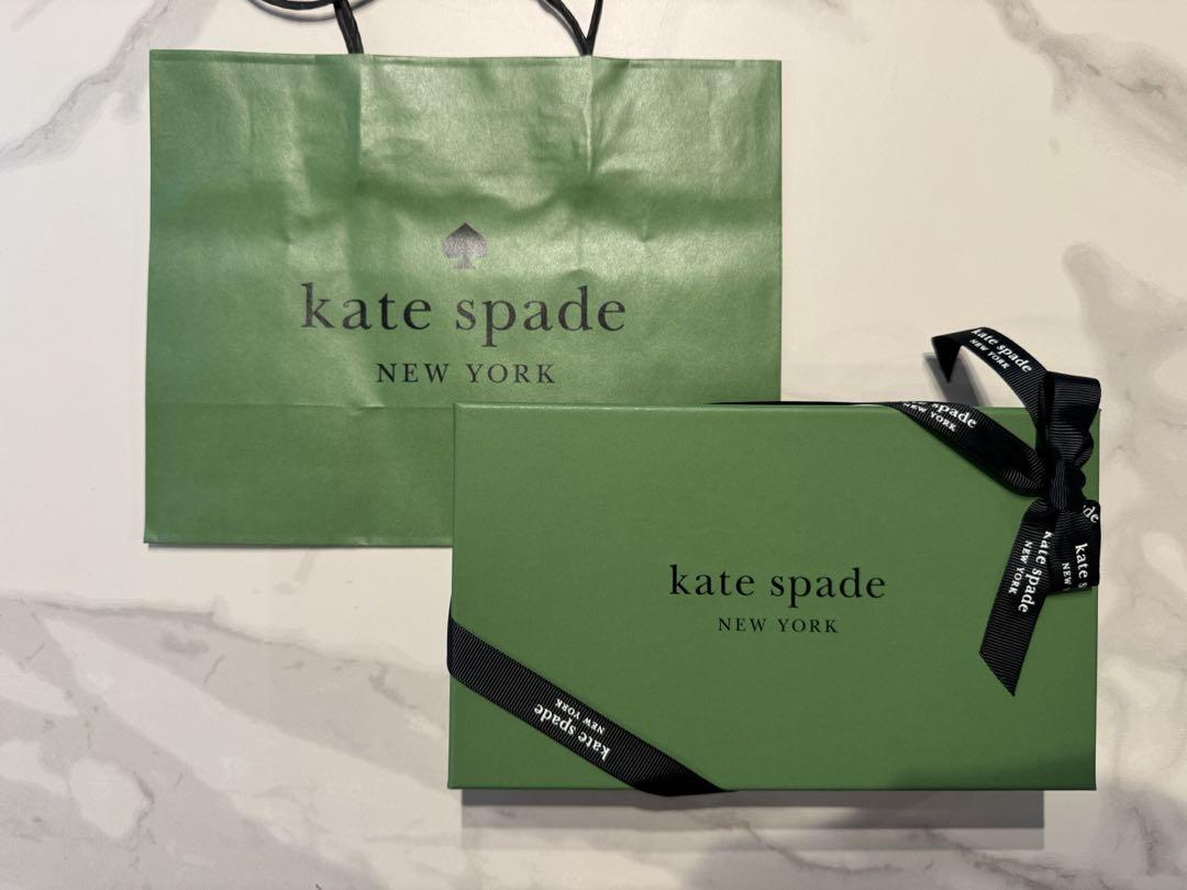 入手困難　Hello Kitty x kate spade 財布