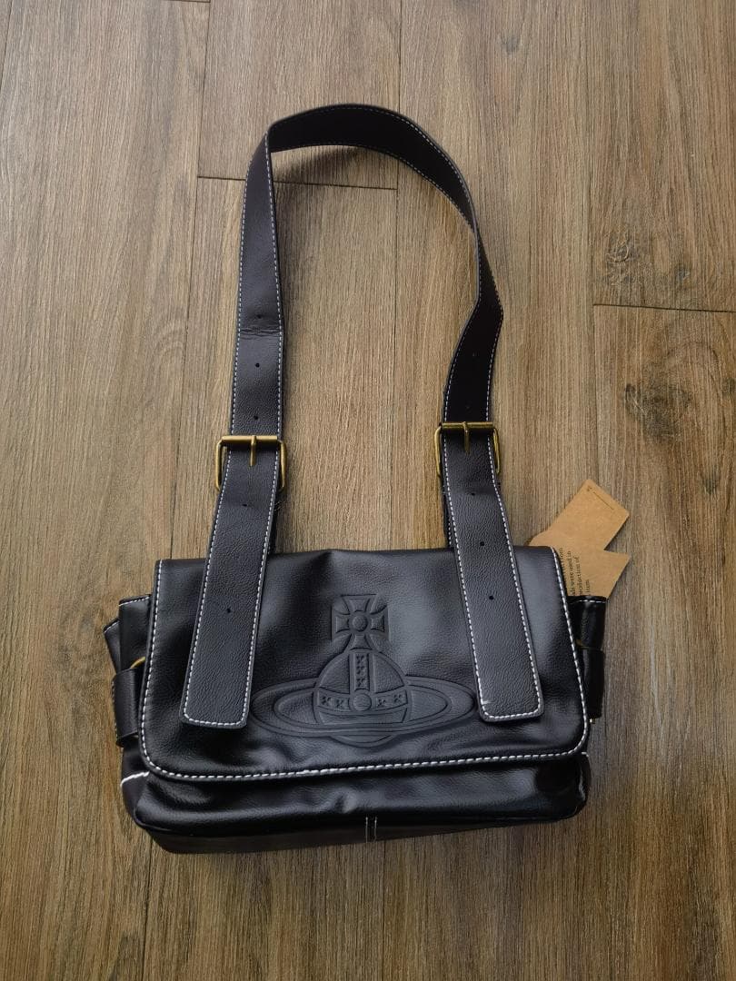 未使用✨Vivienne Westwoodレザーショルダーバッグ