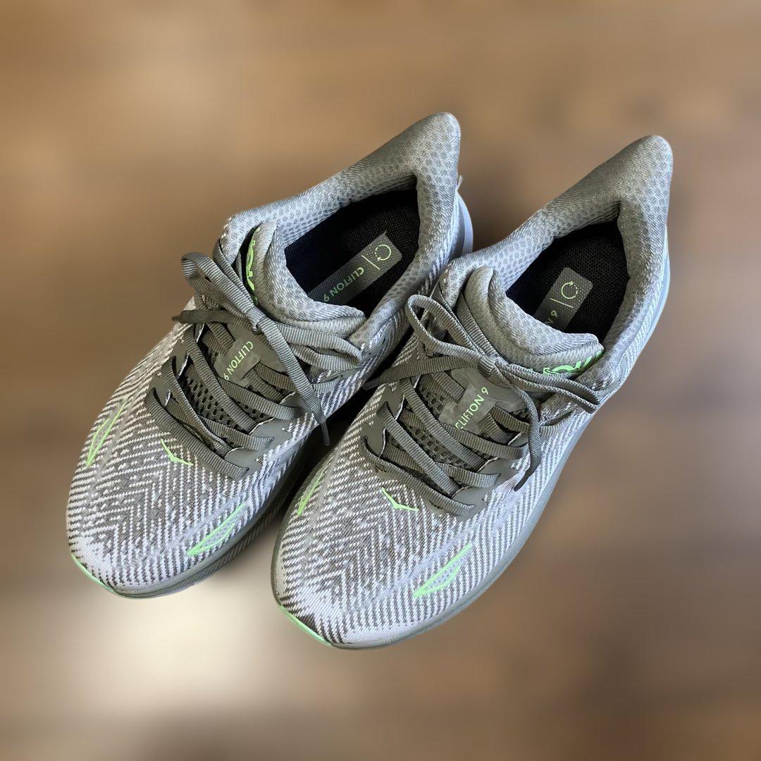 ☆ HOKA ランニングシューズ CLIFTON 9 グレー/グリーン 24㎝