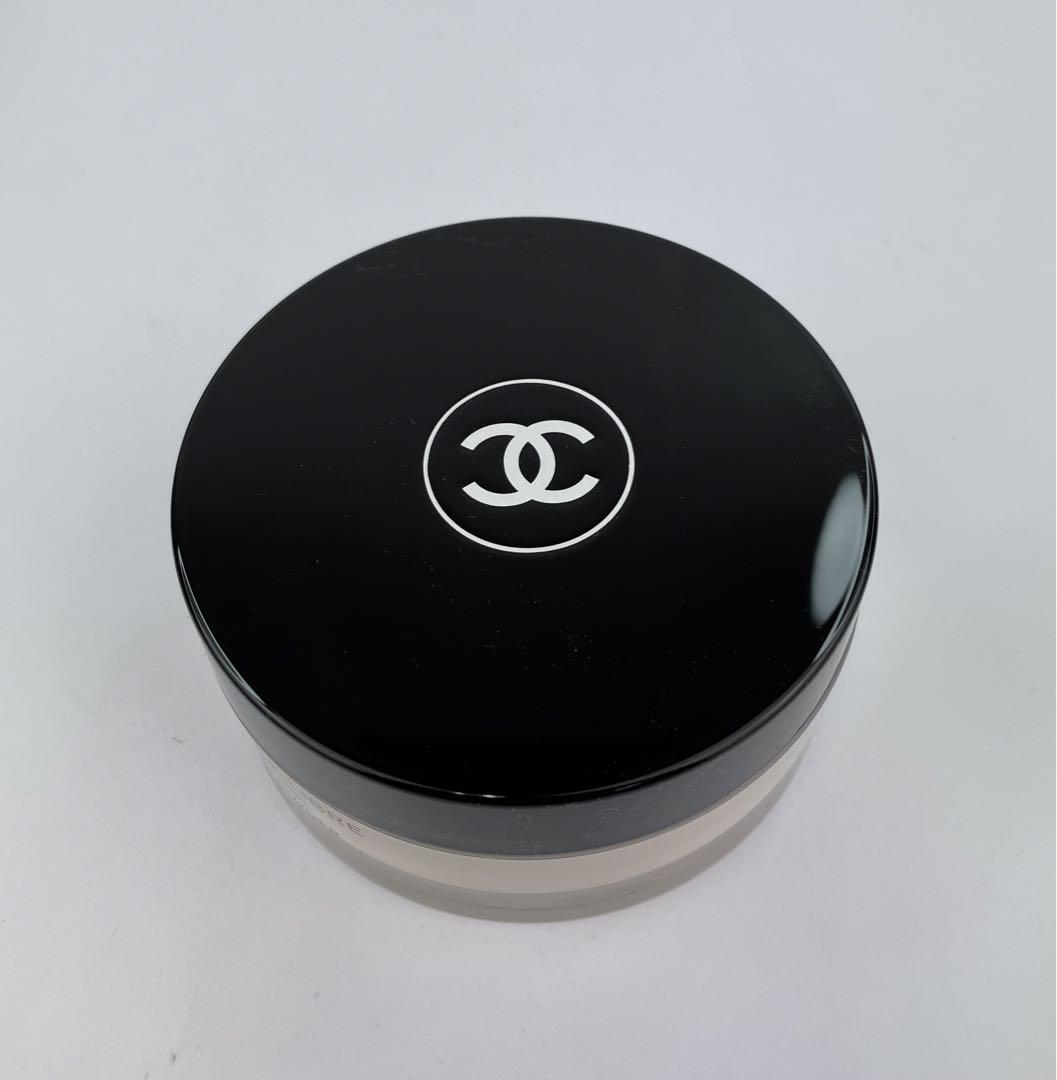 CHANEL “ POUDRE UNIVERSELLE LIBRE 20 “