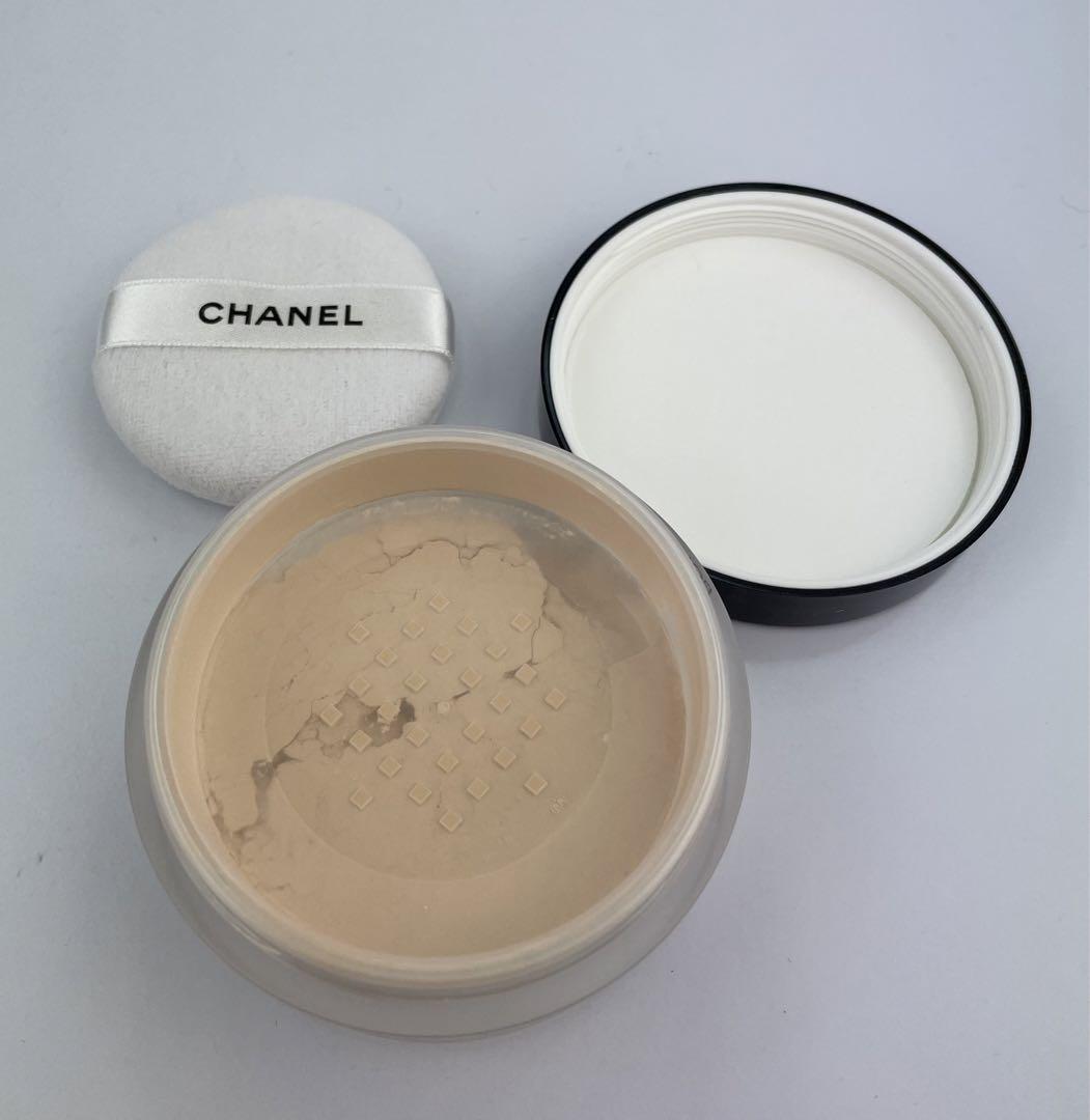 CHANEL “ POUDRE UNIVERSELLE LIBRE 20 “