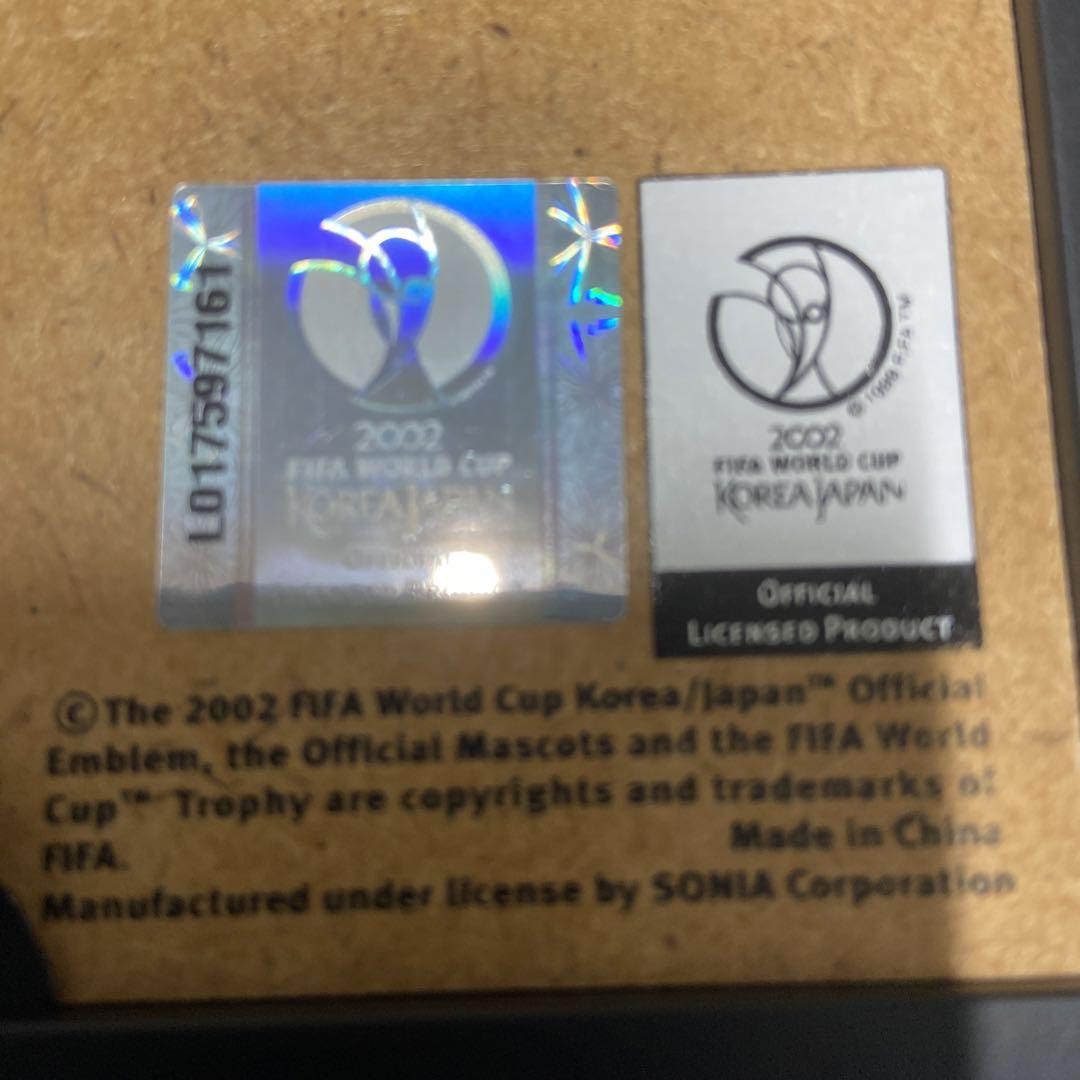 FIFA2002ワールドカップ日韓戦記念ピンバッジの盾 - メルカリ