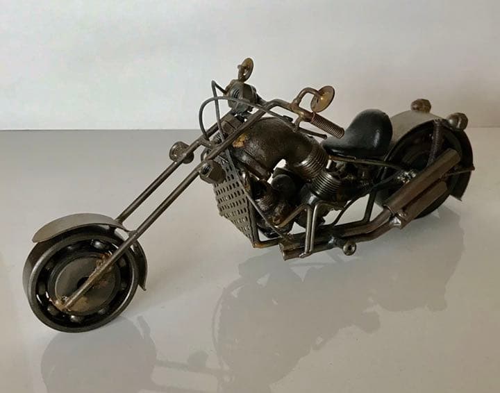 工芸品/廃物で作ったバイク