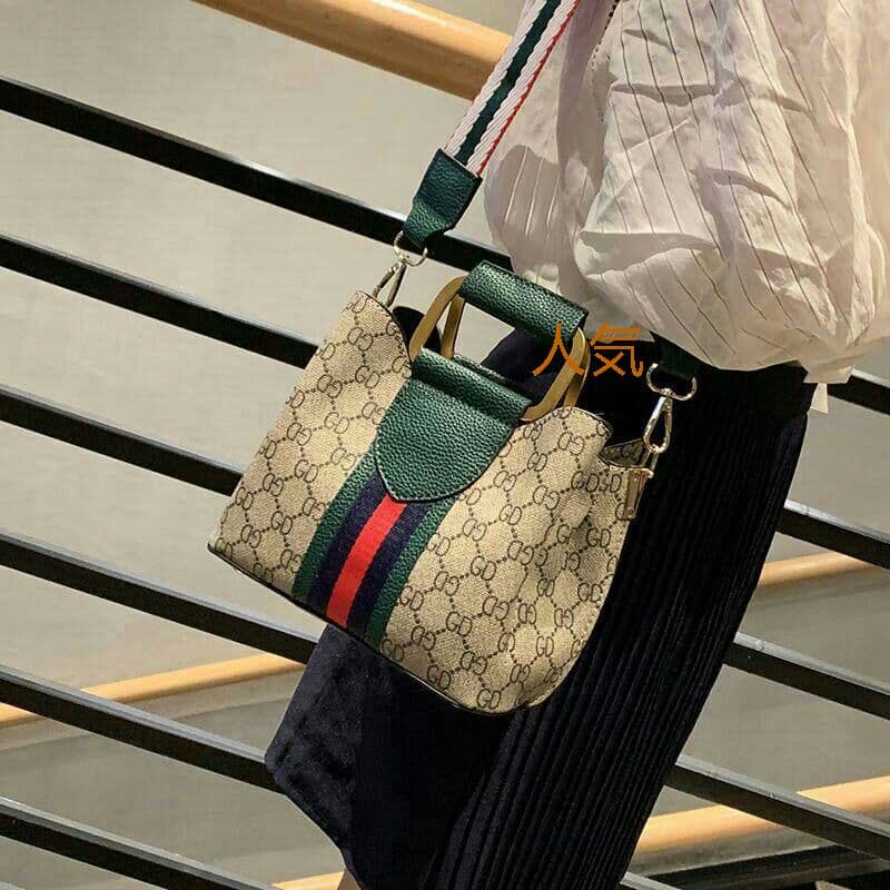 海外品 ショルダーバッグレディースバッグトートバッグ カバン 斜めがけ カジュアル人G