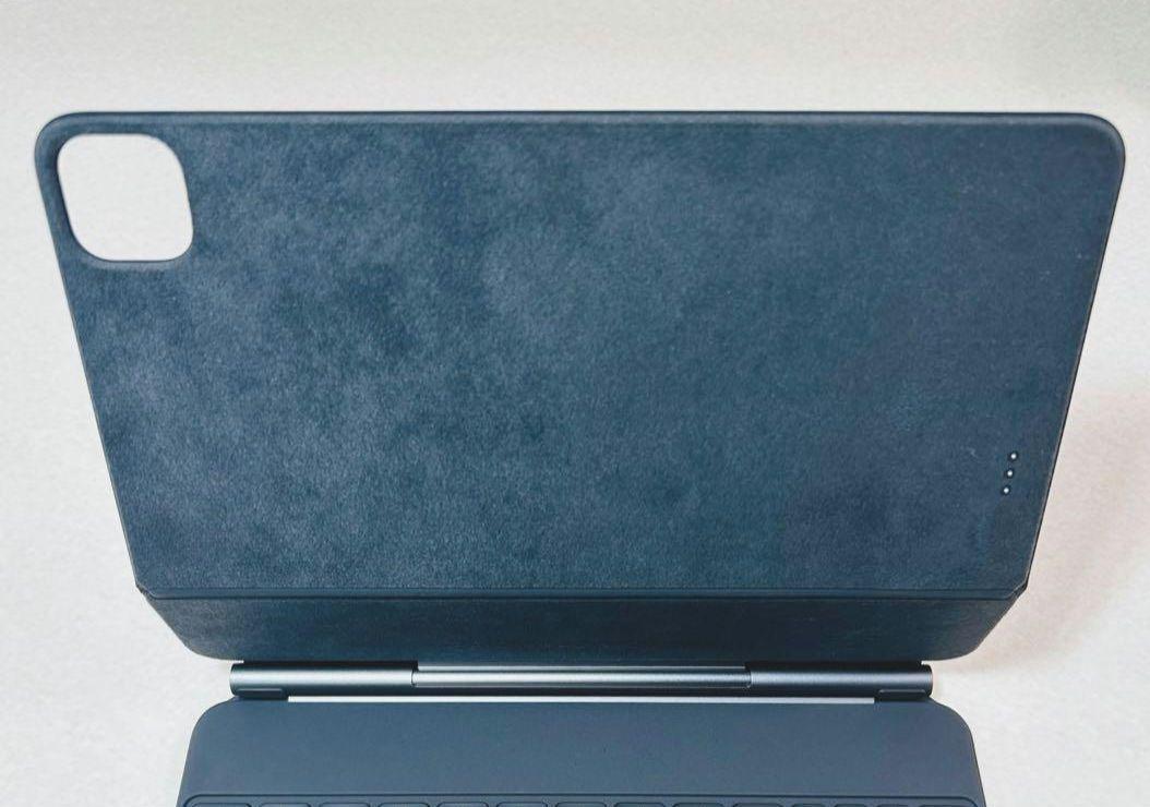 極美品　Apple iPad Magic Keyboard 純正11インチ日本語