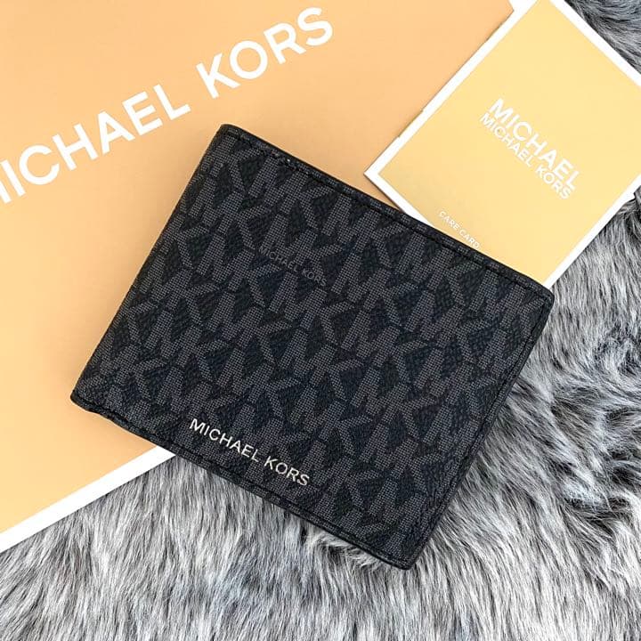 格安人気 新品☆MICHAEL KORS メンズ ブラック シグネチャー 折り財布