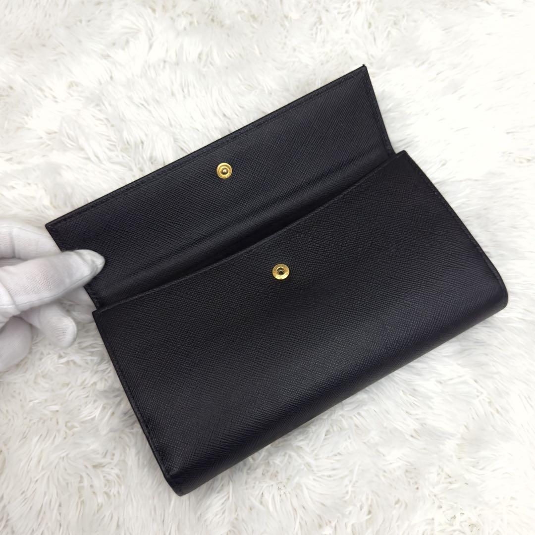 美品✨PRADAプラダ サフィアーノレザー 財布 三角ロゴ ラウンドファスナー