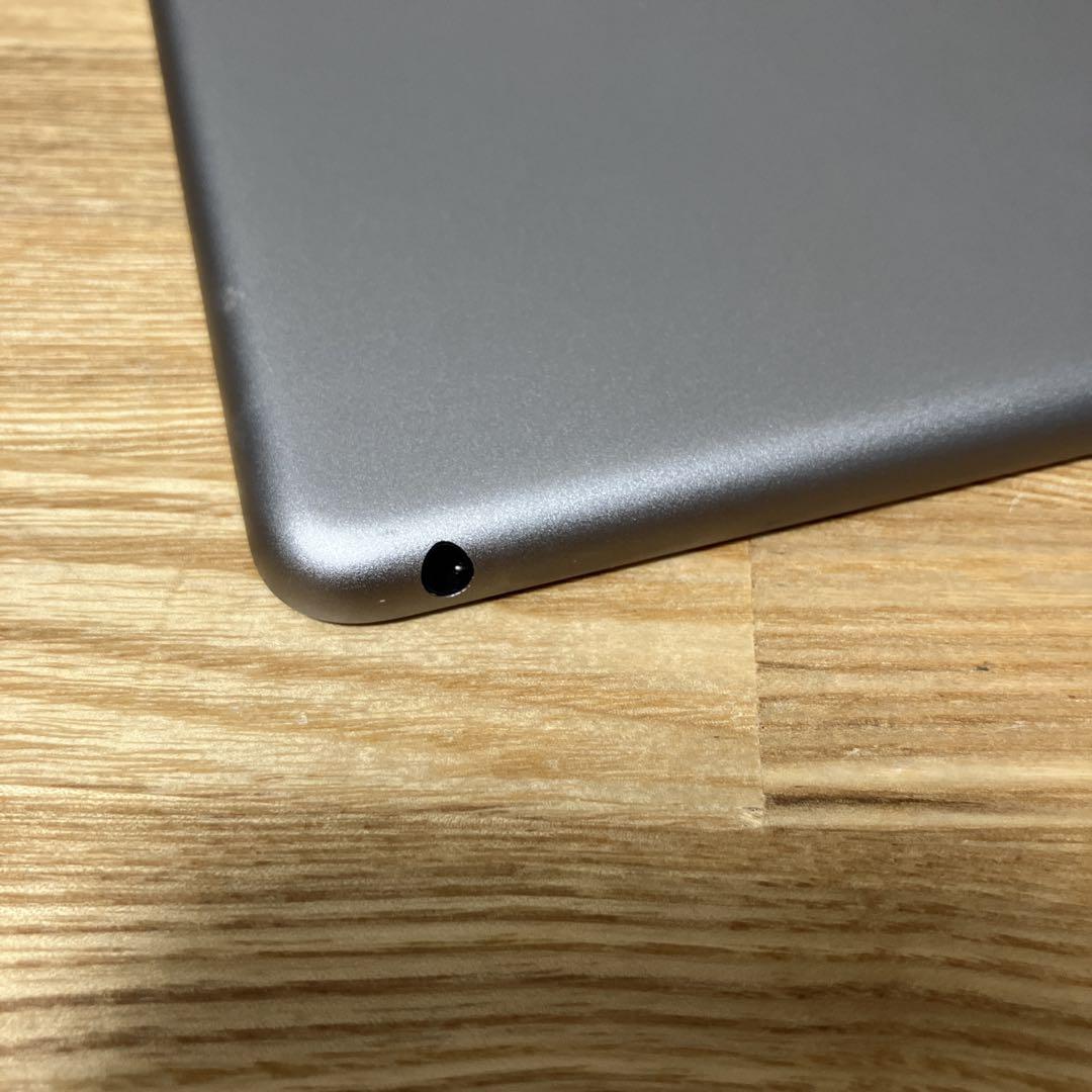 【美品】Apple iPad第6世代32GB スペースグレイ 【オマケ付】
