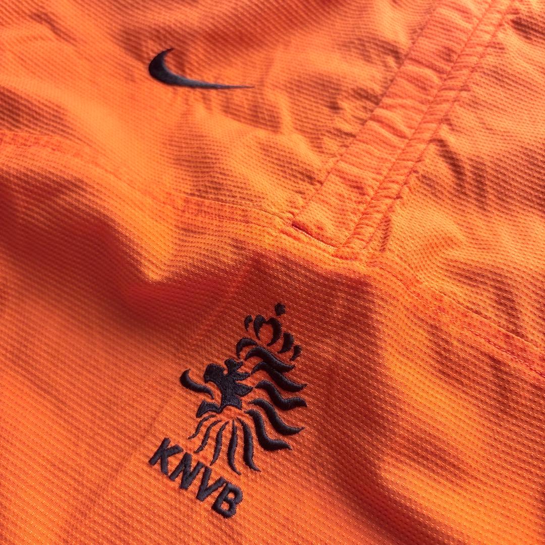 リバーシブルトラックジャケット