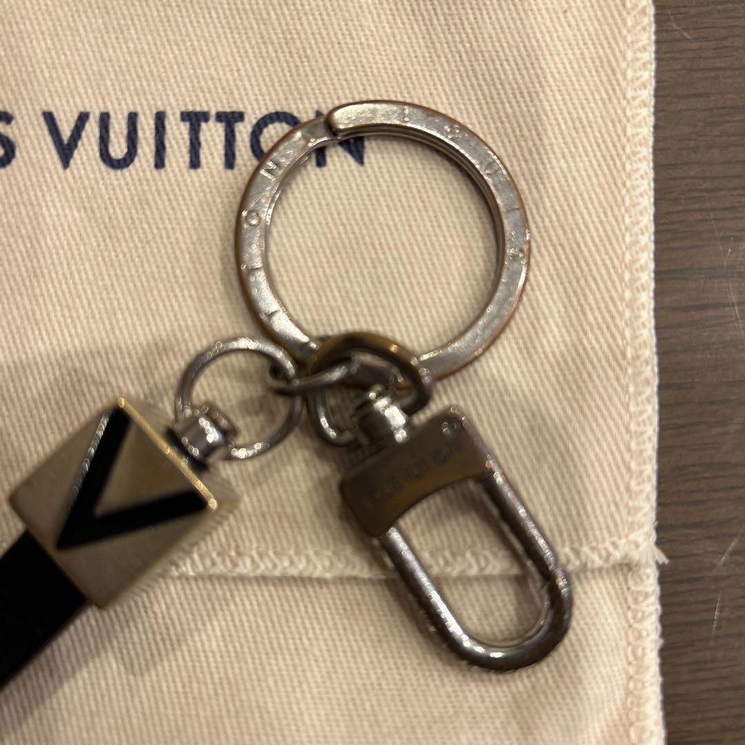 LOUIS VUITTON ヴィトン Vドラゴンヌ　キーホルダー　キーリング