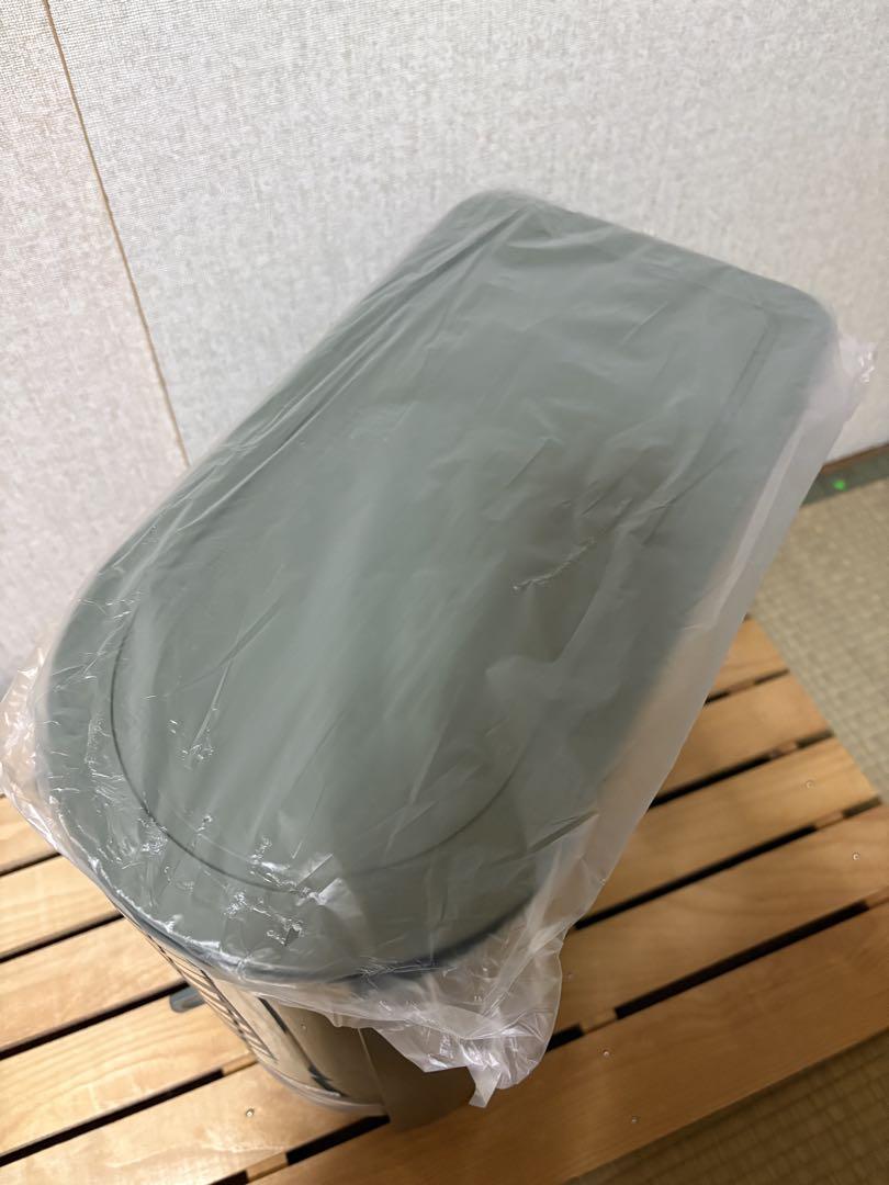【新品・未使用品】タッパーウェア　ライスディスペンサー　米びつ　計量
