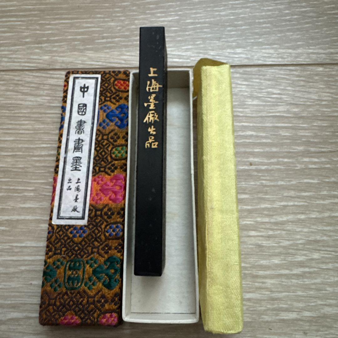 中国 古墨 上海墨廟製 鉄斎翁書画寶墨 中国 古墨 上海墨廟製 鉄斎翁書画寶墨