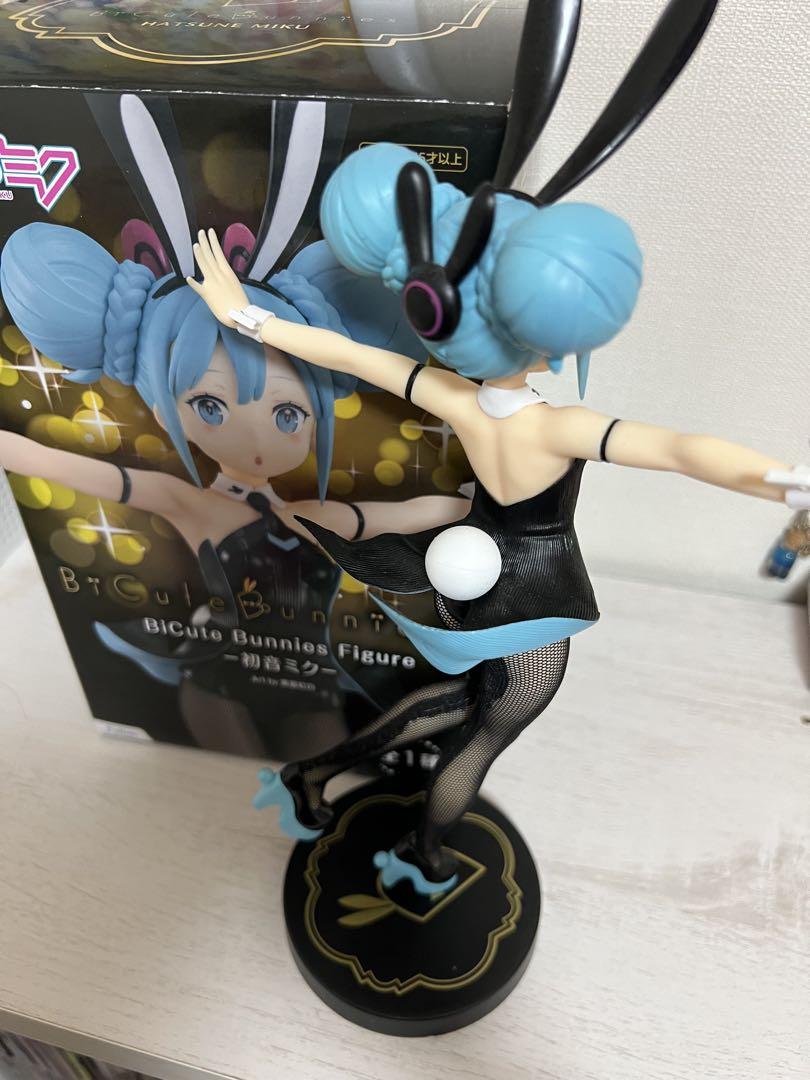初音ミク 制服風 & バニーガール フィギュアセット