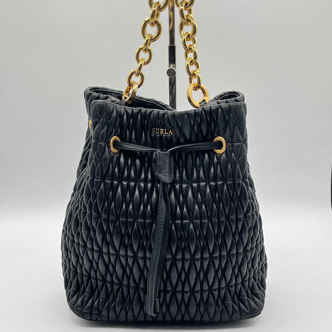 ふるさと納税 ✨美品✨【フルラ】ショルダーバッグ 巾着 ブラック ゴールド バッグ