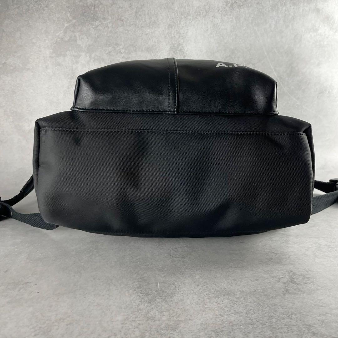 黒 ナイロンA.P.C.