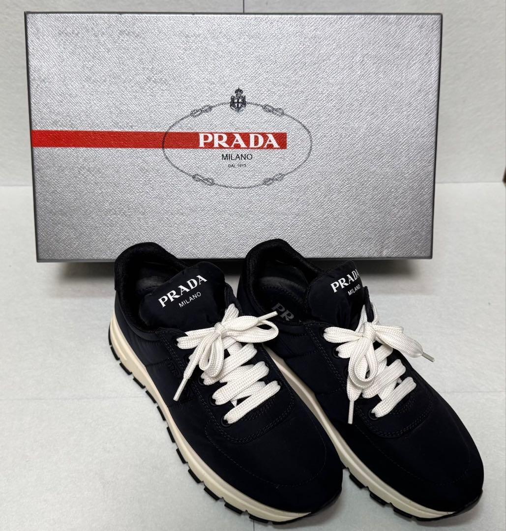 PRADA ブラック スニーカー