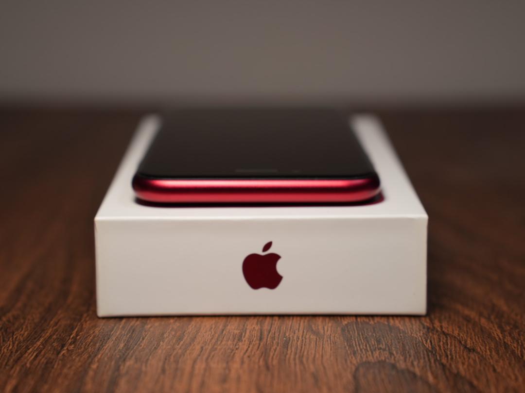 iPhoneSE2 中古良品　ガラスフィルム新品２枚付