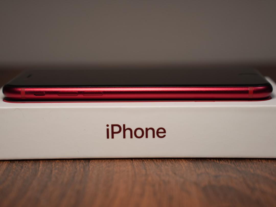 iPhoneSE2 中古良品　ガラスフィルム新品２枚付