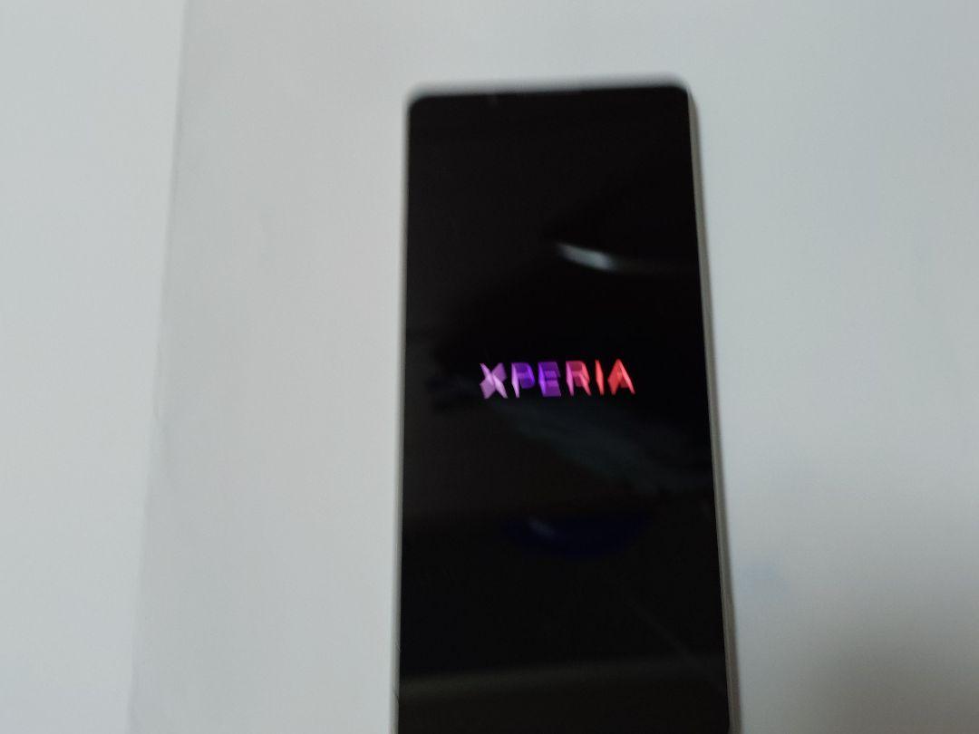 楽天市場】【未使用】SO-51D Xperia 1 V プラチナシルバー SIM
