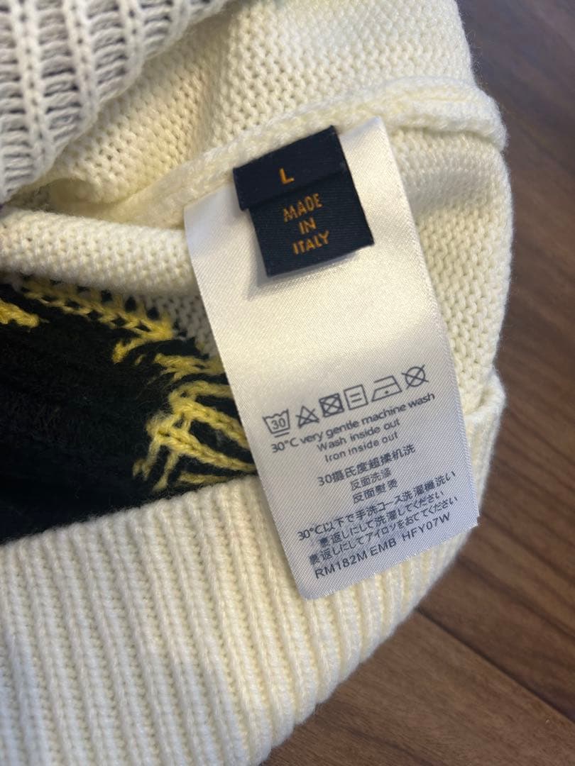 韓国購入 花柄刺繍 ホワイト ニットセーター L 韓国購入 花柄刺繍 ホワイト ニットセーター L