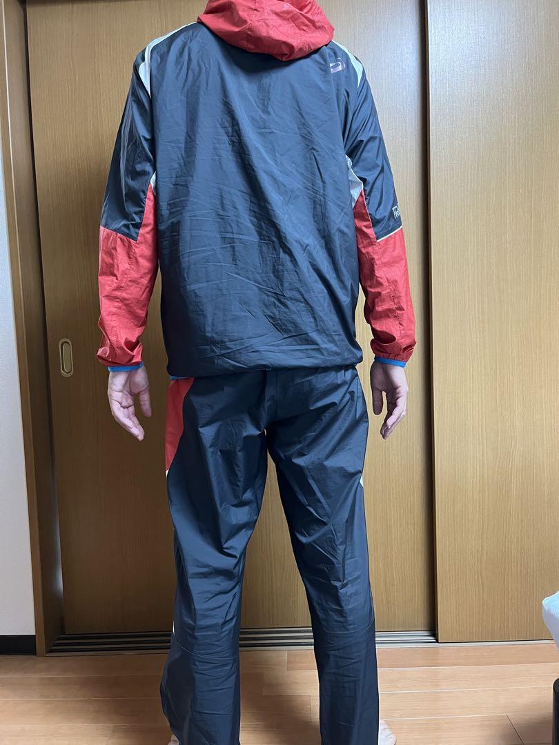 A77 フード付きジャケット 黒/赤 スポーツウェア アシックス　asics
