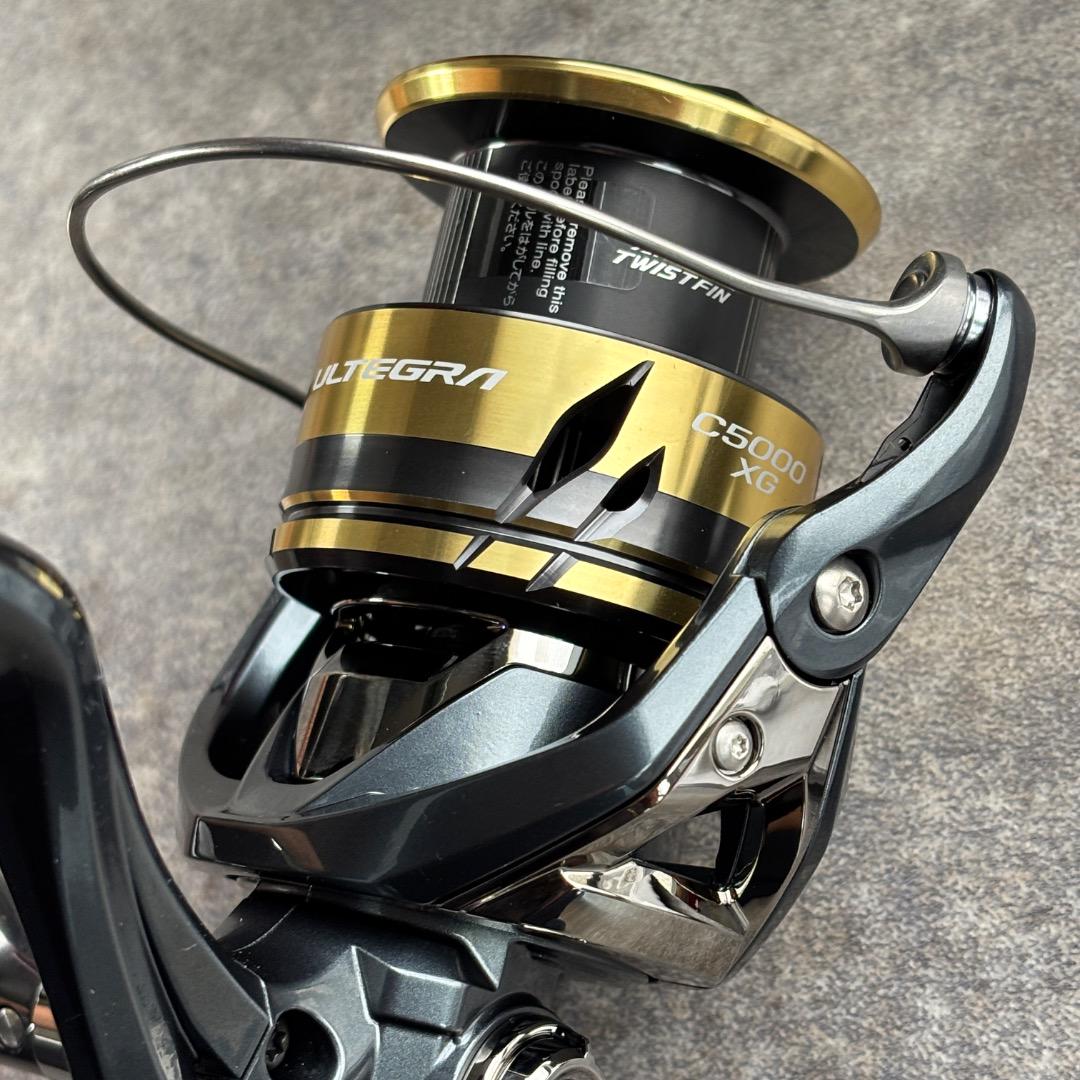 新品未使用　シマノ 25アルテグラ　C5000XG スピニングリール