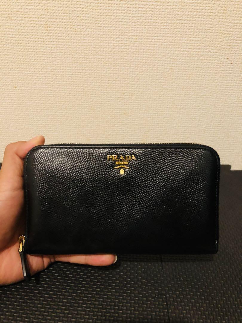 プラダ 長財布