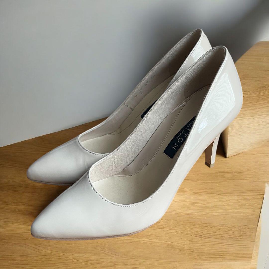 美品　TALONTON　ポインテッドトゥ　ベージュ　エナメル　ハイヒール　23 美品 TALONTON ポインテッドトゥ ベージュ エナメル ハイヒール