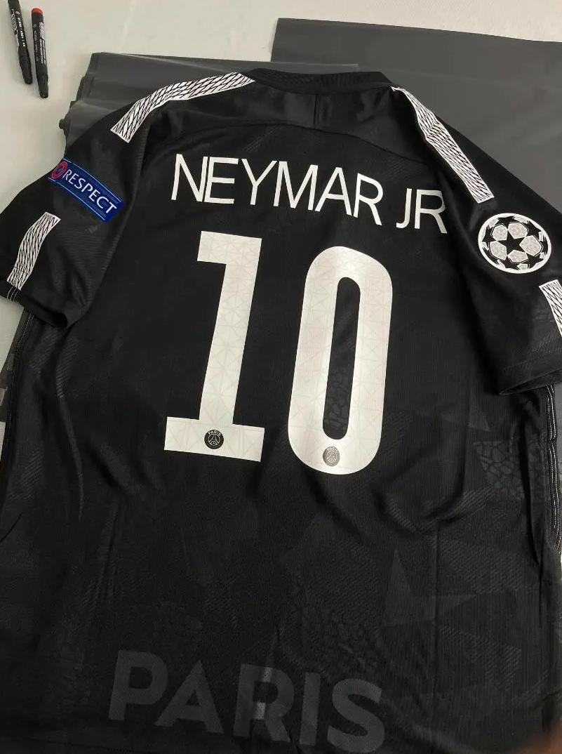 【美品！】17/18 PSG ♯10ネイマール【Mサイズ相当】パリサンジェルマン 極美品！】18/19 PSG ♯10 ネイマール【M相当】パリ