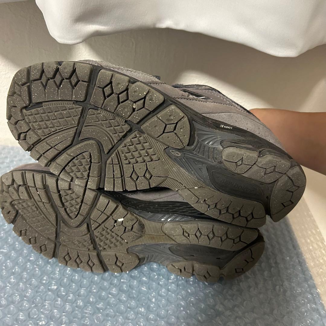 New Balance 2002R M2002REHグレー スニーカー