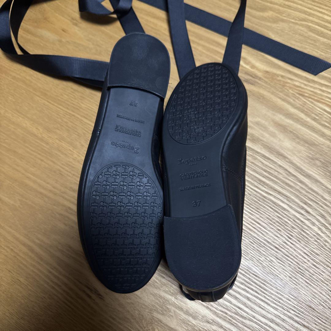 リボン付きバレエシューズ