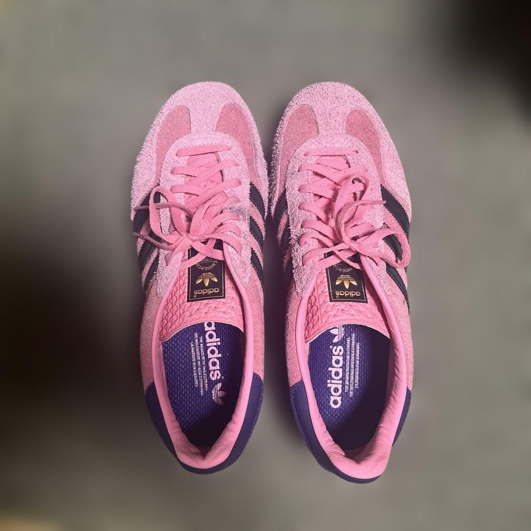 adidas gazelle ピンク