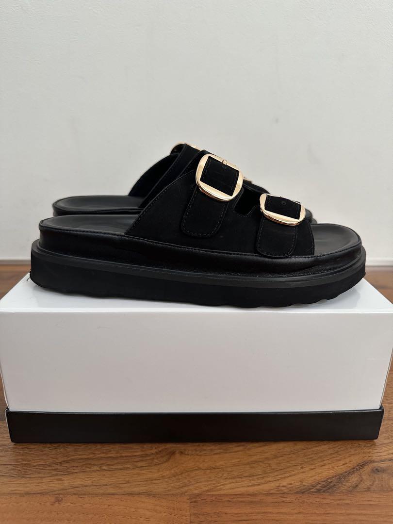 アパルトモン MOHI GOLD BUCKLE SANDAL