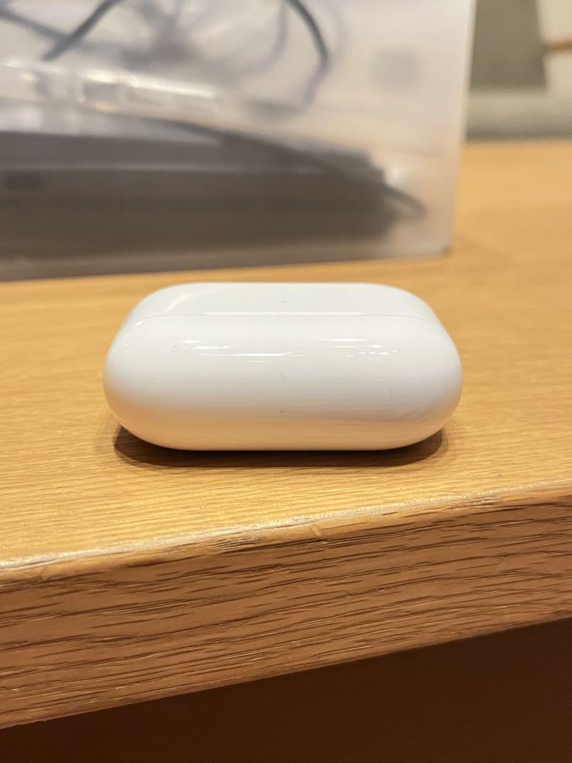 ほぼ新品　AirPods pro 第二世代　usb-c lightning