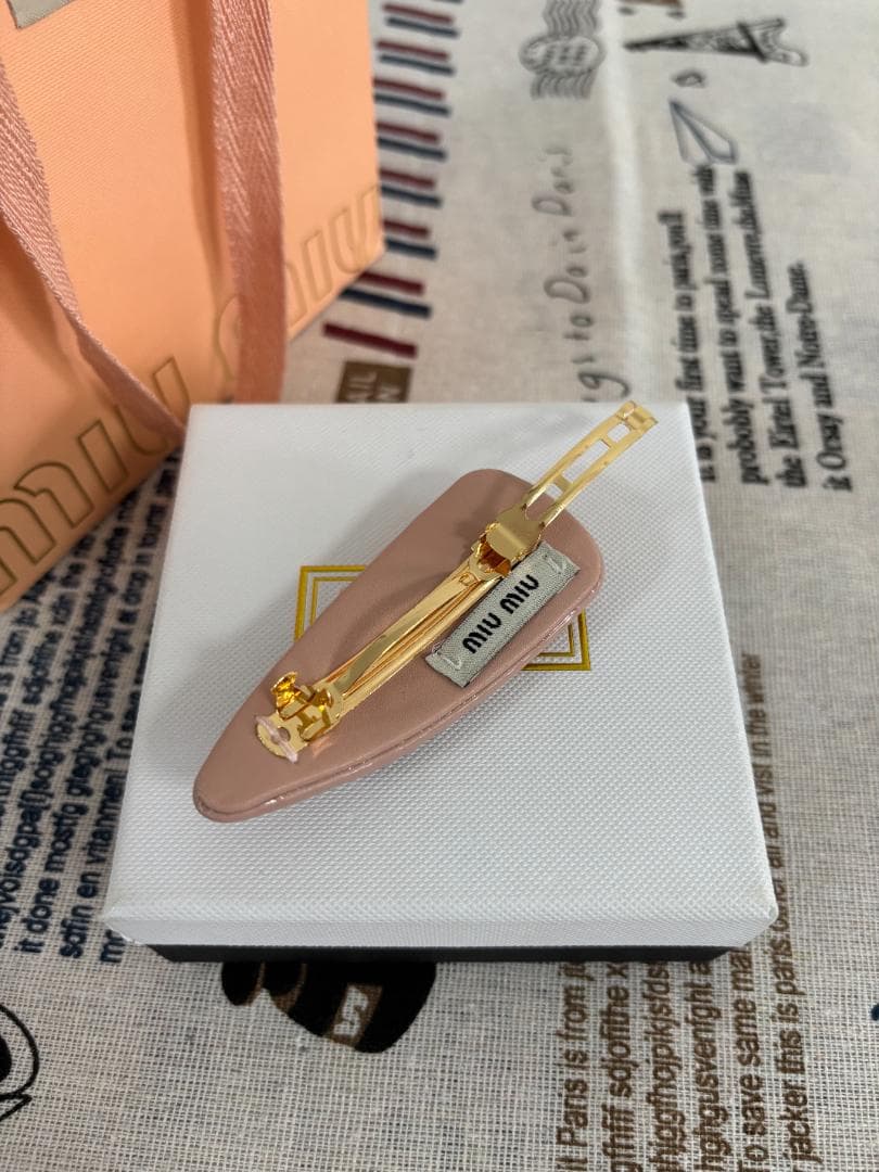 ロゴ ヘアピンMIU