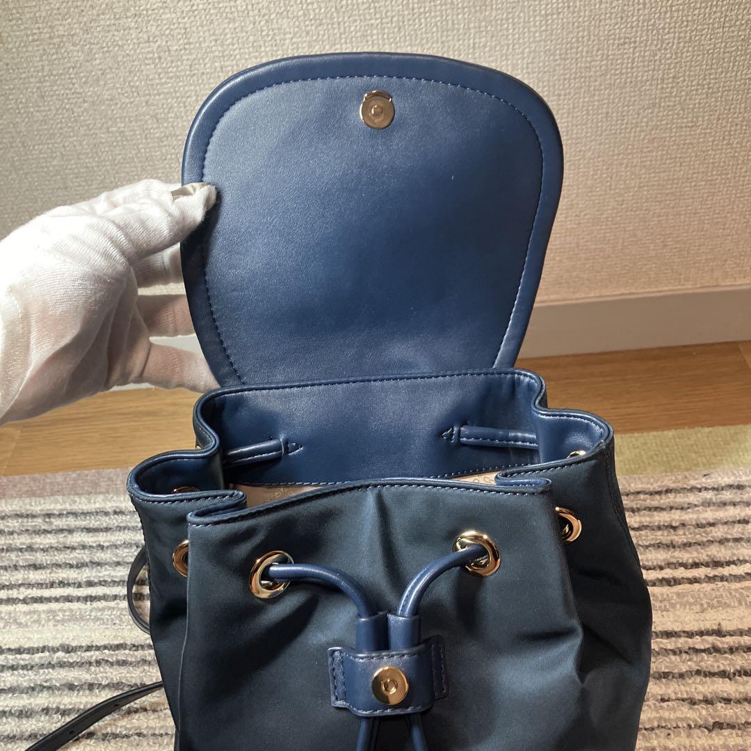 【未使用品】マイケルコース CARA バックパック スモール ネイビー 未使用品】マイケルコース CARA バックパック スモール ネイビー