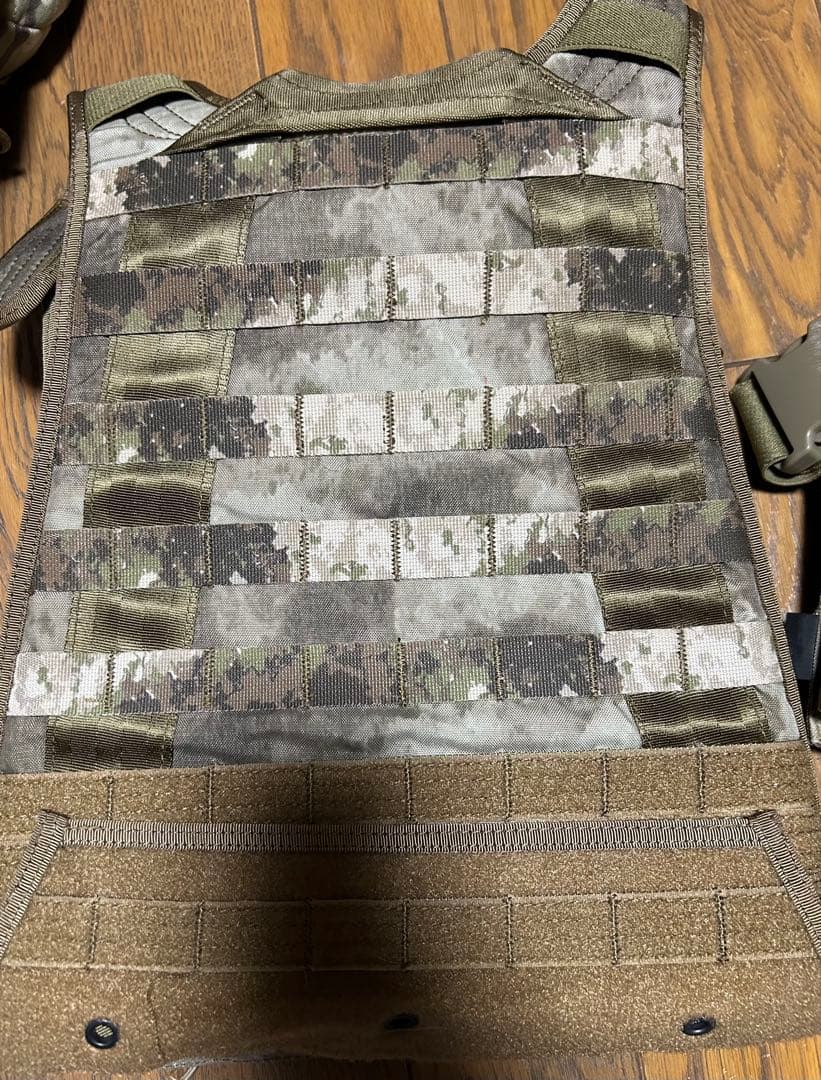 A-Tacs プレートキャリアbhiホルスター